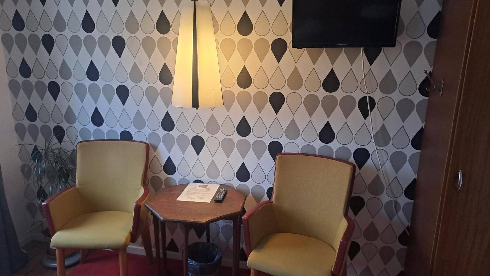 Sveriges minsta Hotell! Hôtel Gruyère Landskrone Exteriör bild